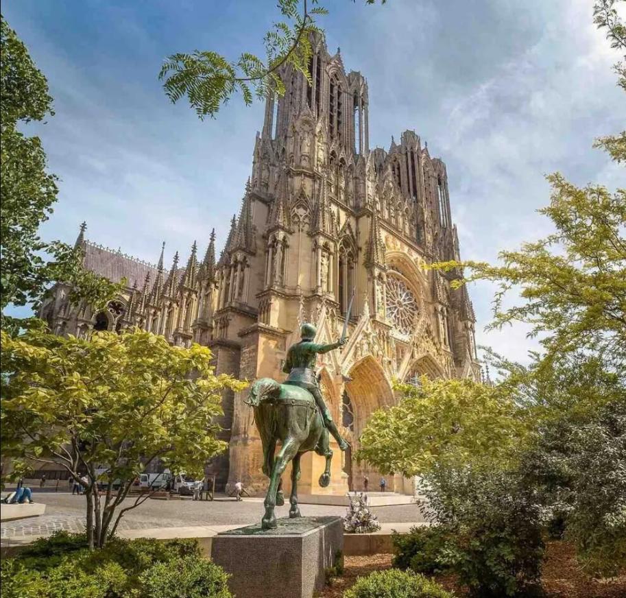 Appartement Lumineux Proche Cathedrale Reims Exterior photo